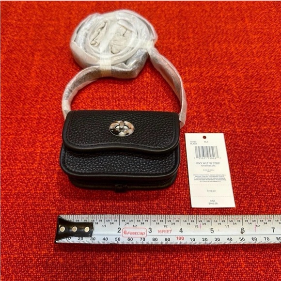 ❤️Authentic Coachtopia Black Mini Crossbody Bag❤️ - Picture 4 of 6